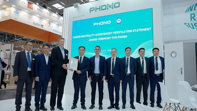 TÜV南德与苏美达辉伦双方代表合影