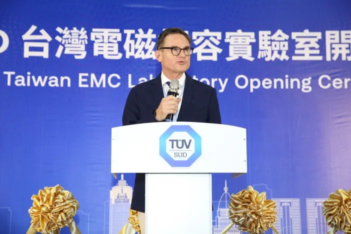 Mr. Dirk von Wahl, CEO of TÜV SÜD North Asia delivered an inspirational speech.