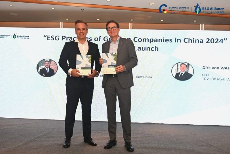 德商会华东及华中地区执行董事兼董事会成员Maximilian Butek先生、TÜV南德北亚区首席执行官Dirk von Wahl先生共同颁布《在华德企ESG实践报告 2023 》