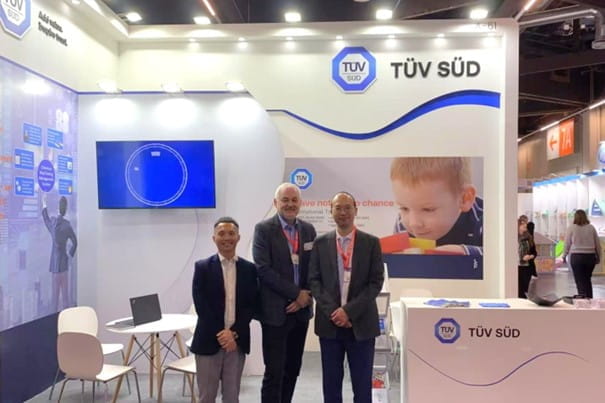 TÜV南德专家在德国纽伦堡玩具展会现场