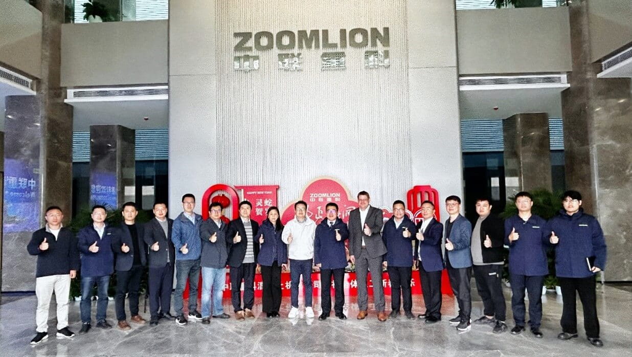 TÜV南德跨部门联合团队与中联重科企业代表合影