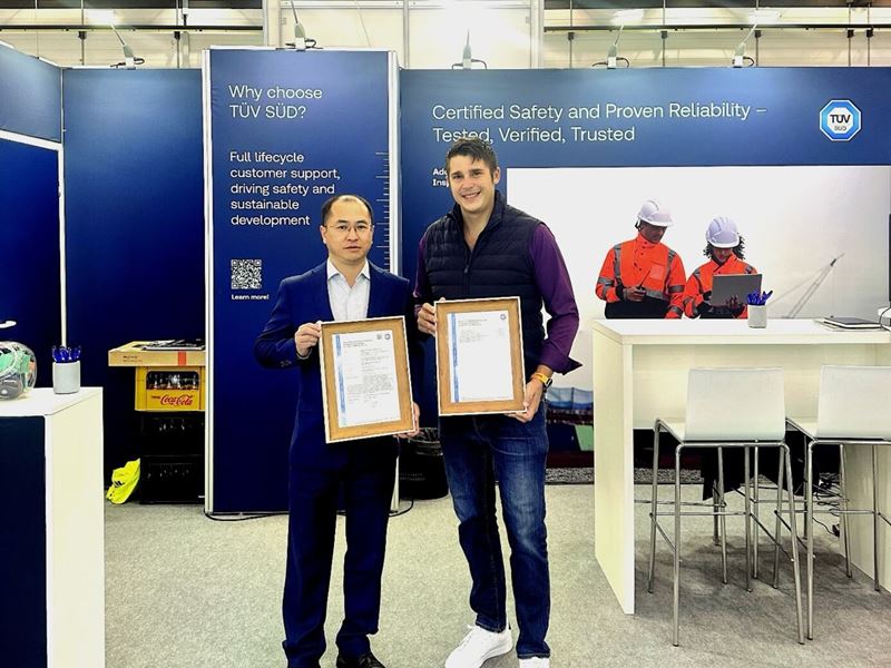 TÜV南德于德国A+A展会上授予上海瑞斯达组织温室气体核查声明