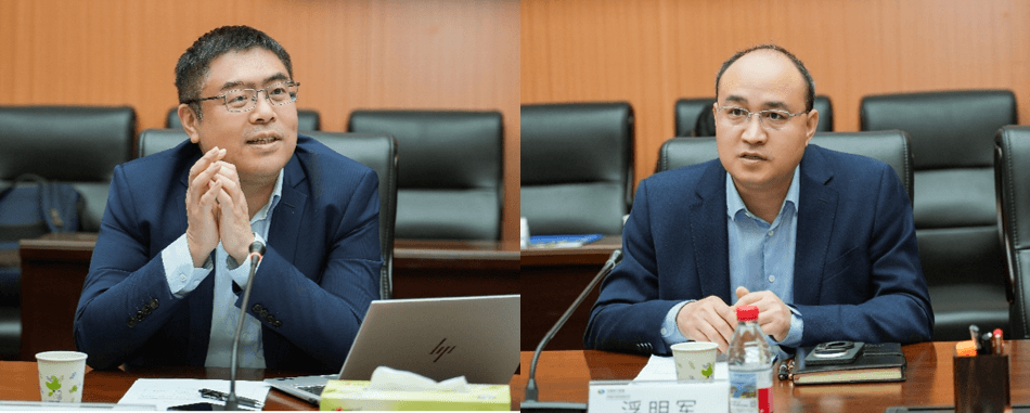 TÜV南德宋磊（左）和许继电气浮明军（右）为活动致辞
