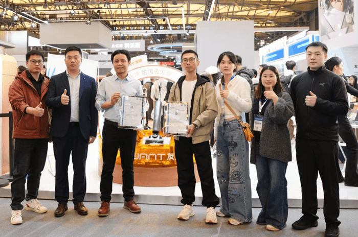 TÜV南德为友望颁发洗地机性能认证证书