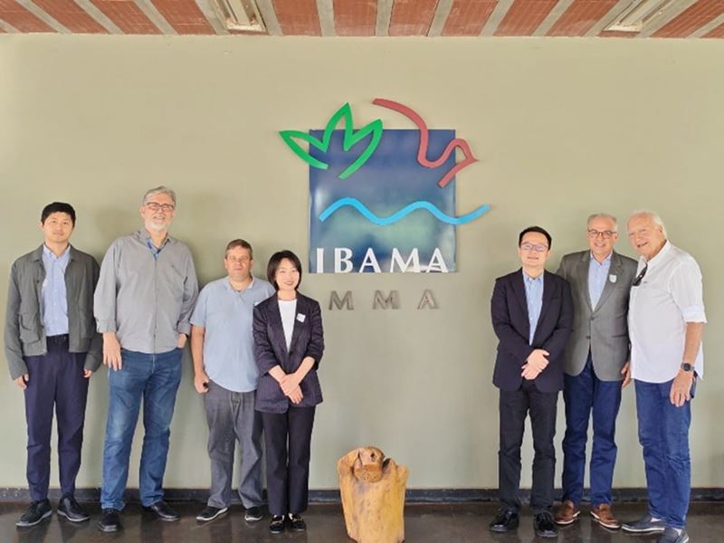 TÜV南德交通服务部团队与IBAMA、INMETRO等代表合影