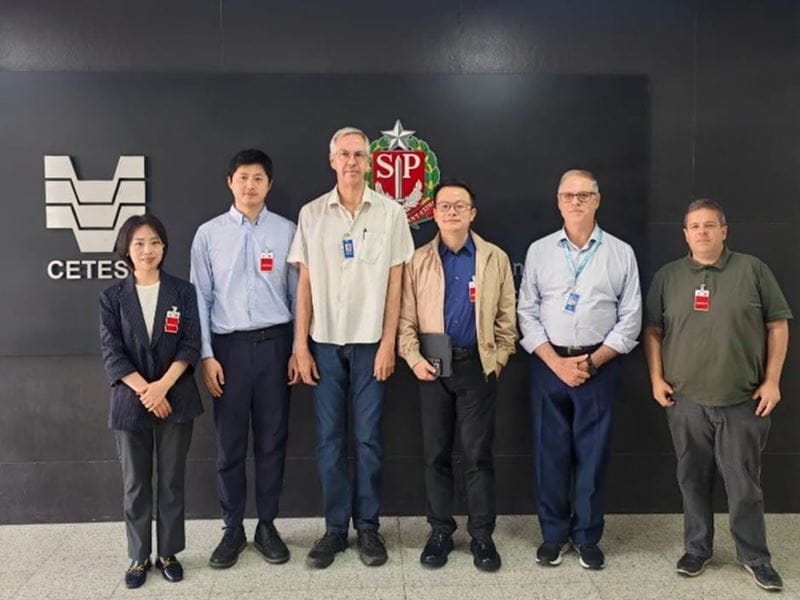 TÜV南德交通服务部团队与巴西圣保罗州环境公司(CETESB)代表合影